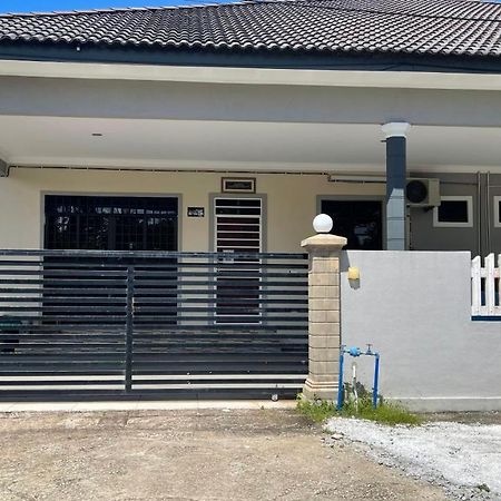 Nikmat Homestay Riyadh Kampong Tuan Mandak Exterior foto